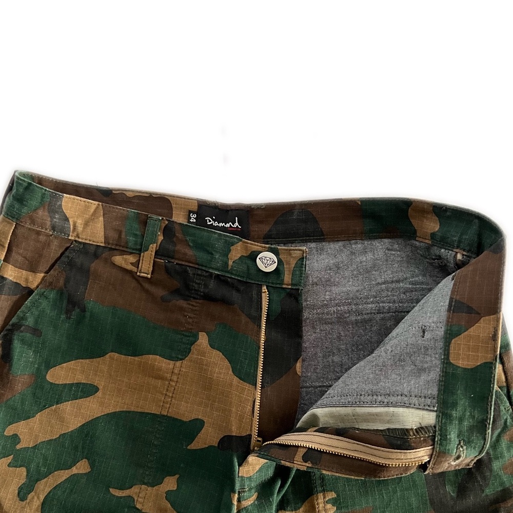 Diamond Supply Co. Woodland Camo Green Brown Black Cargo Shorts - Picture 3 of 6
